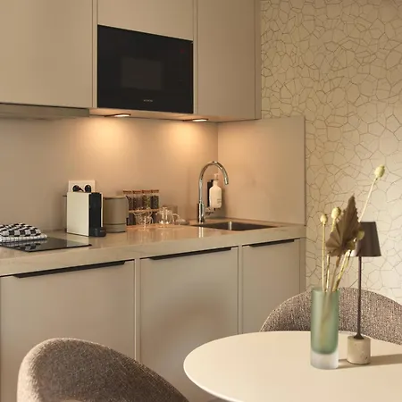 Отель Zenstay Amsterdam - Зандам