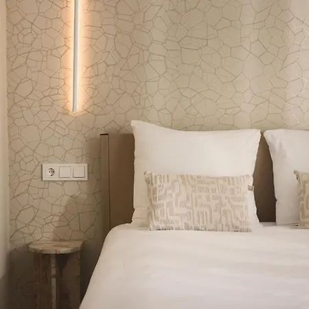 Отель Zenstay Amsterdam -