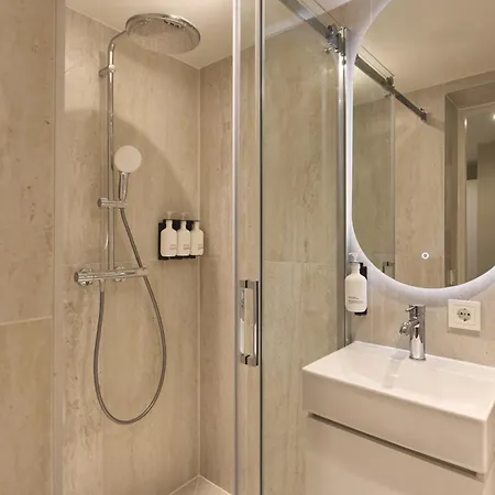 Отель Zenstay Amsterdam -