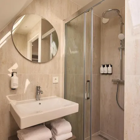 Отель Zenstay Amsterdam - 3*