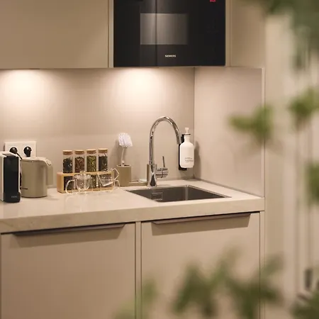 Отель Zenstay Amsterdam - Зандам