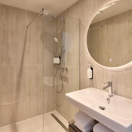 Отель Zenstay Amsterdam - Зандам