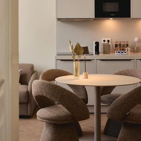 Zenstay Amsterdam - Отель Зандам
