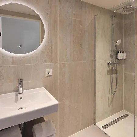 Отель Zenstay Amsterdam - 3*